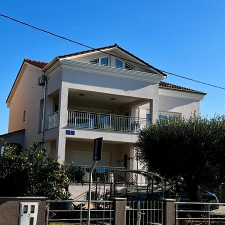 Apartments Villa Lili 우마그 외부 사진