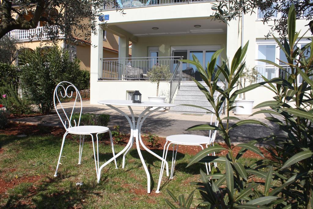 Apartments Villa Lili 우마그 외부 사진