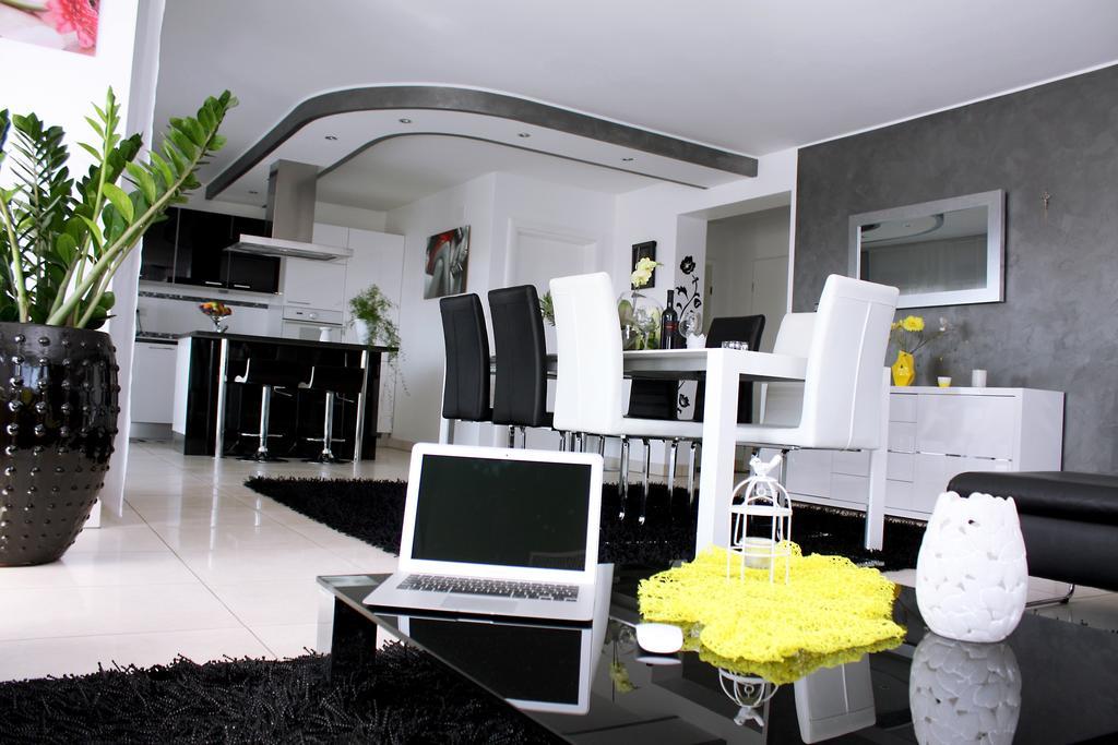 Apartments Villa Lili 우마그 객실 사진