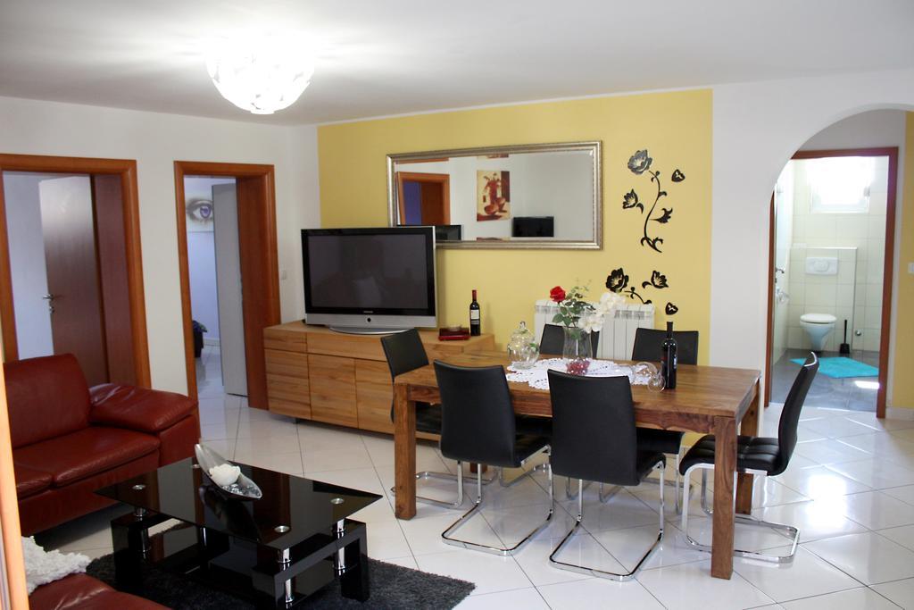 Apartments Villa Lili 우마그 객실 사진