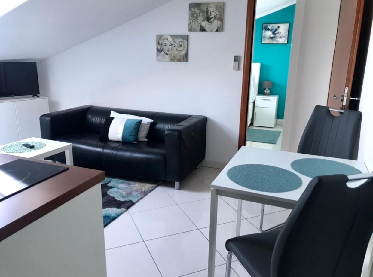 Apartments Villa Lili 우마그 외부 사진