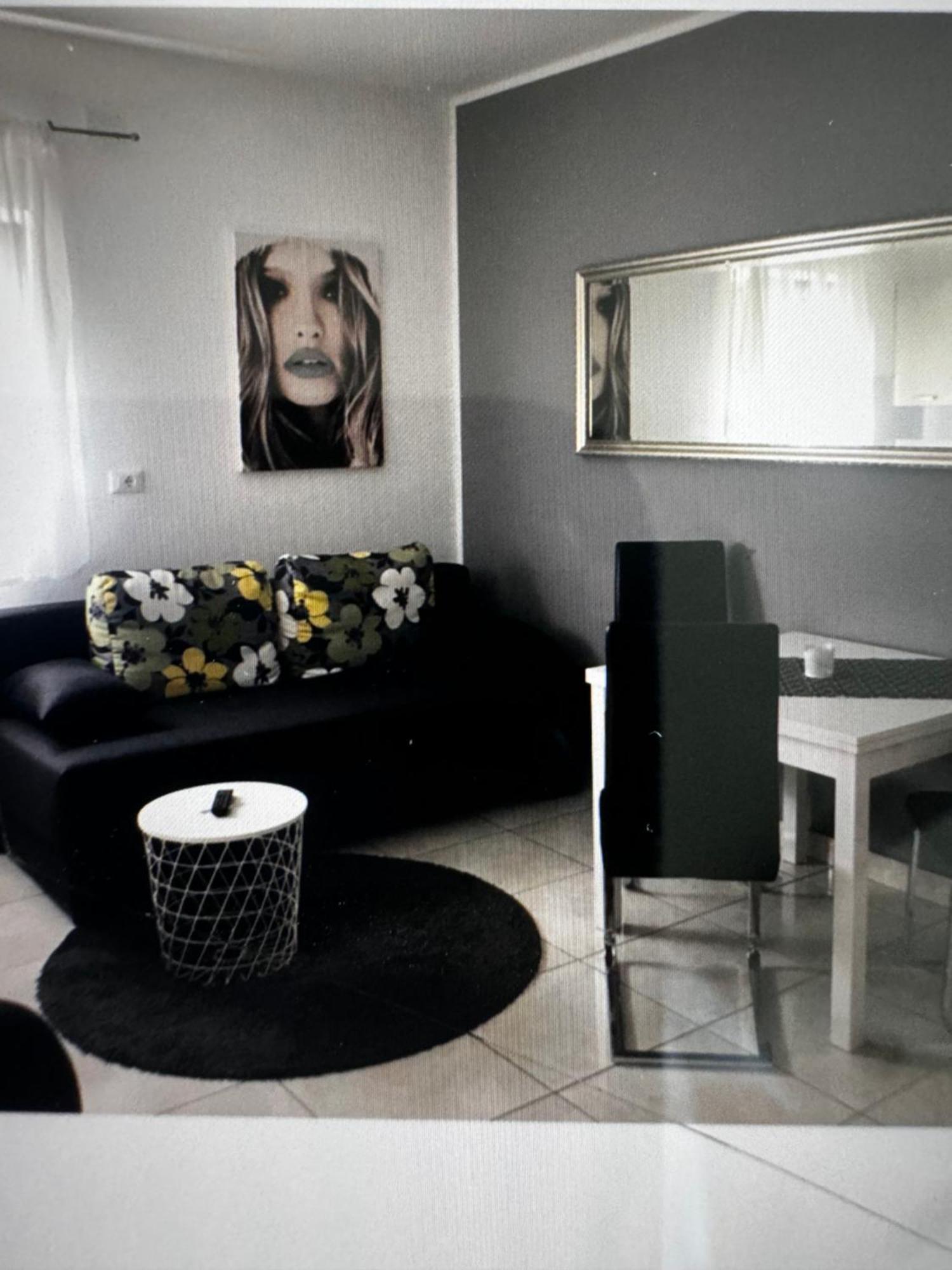 Apartments Villa Lili 우마그 외부 사진