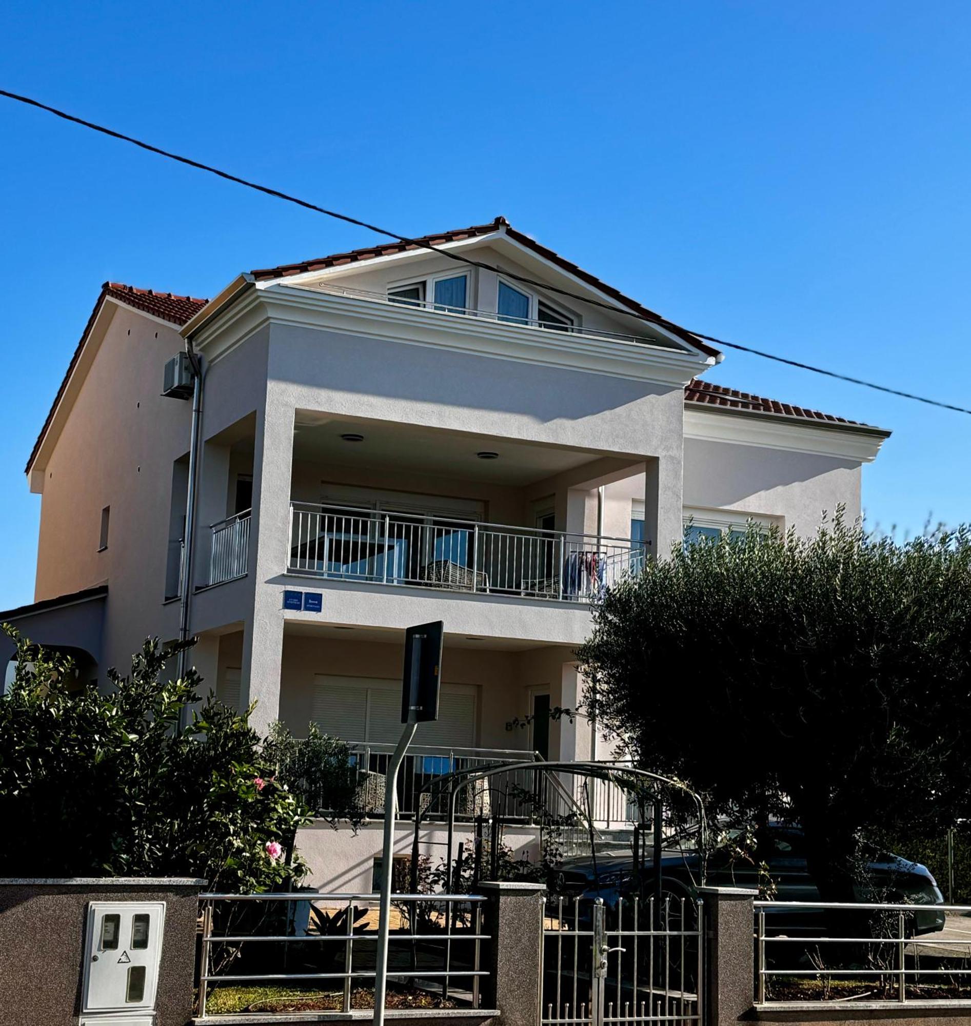 Apartments Villa Lili 우마그 외부 사진