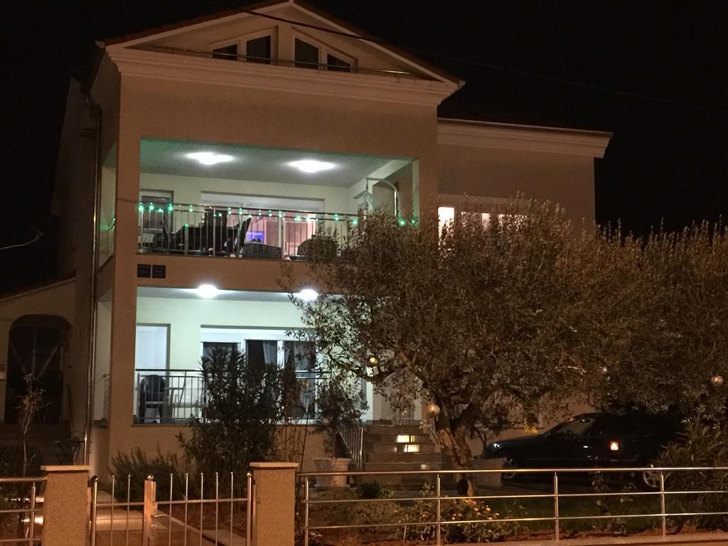 Apartments Villa Lili 우마그 외부 사진