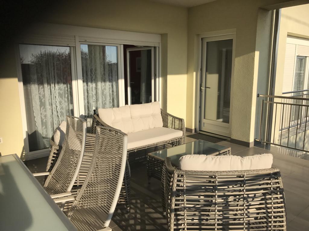 Apartments Villa Lili 우마그 외부 사진