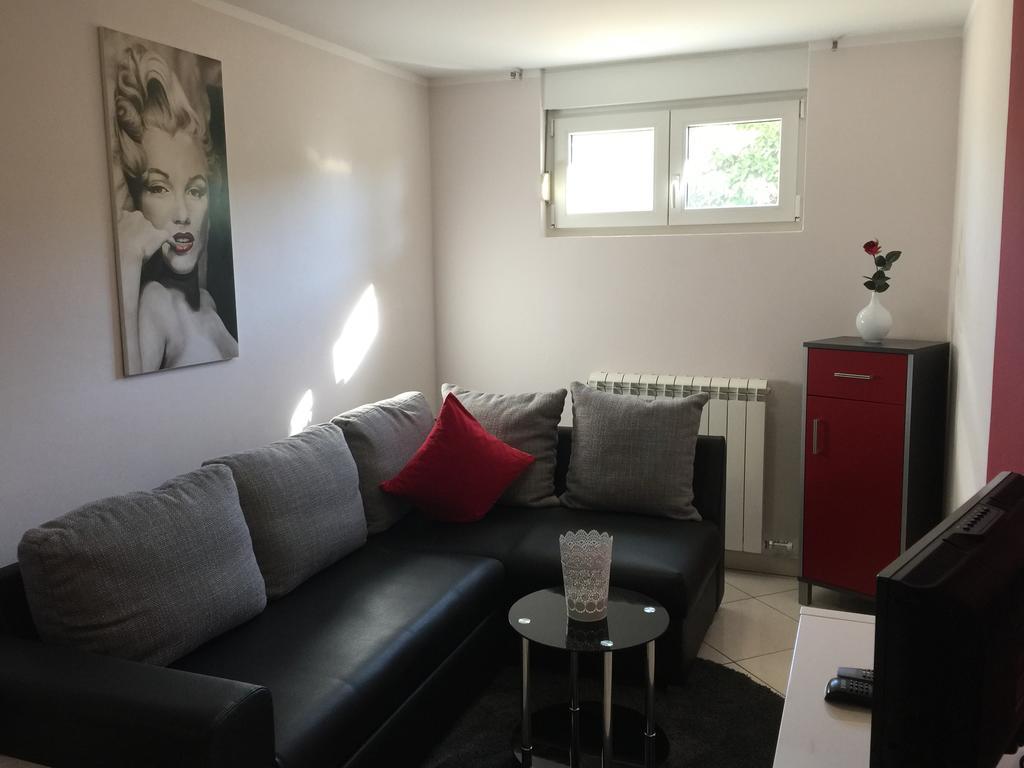 Apartments Villa Lili 우마그 외부 사진
